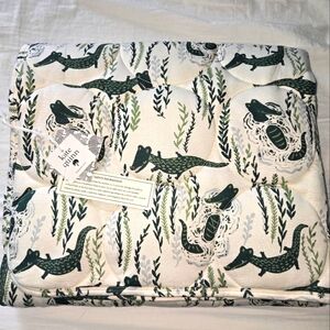 Kate Quinn Alligator Circle Quilt NWT
